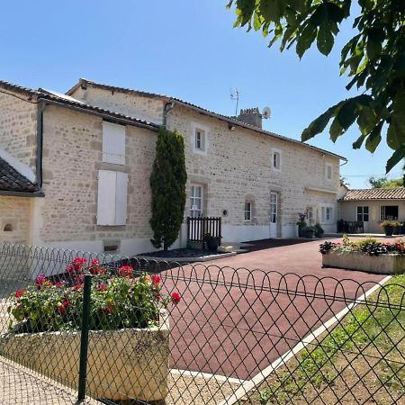 Chambres d'hôtes du puy d'anché Sauzé-Vaussais Exterior foto